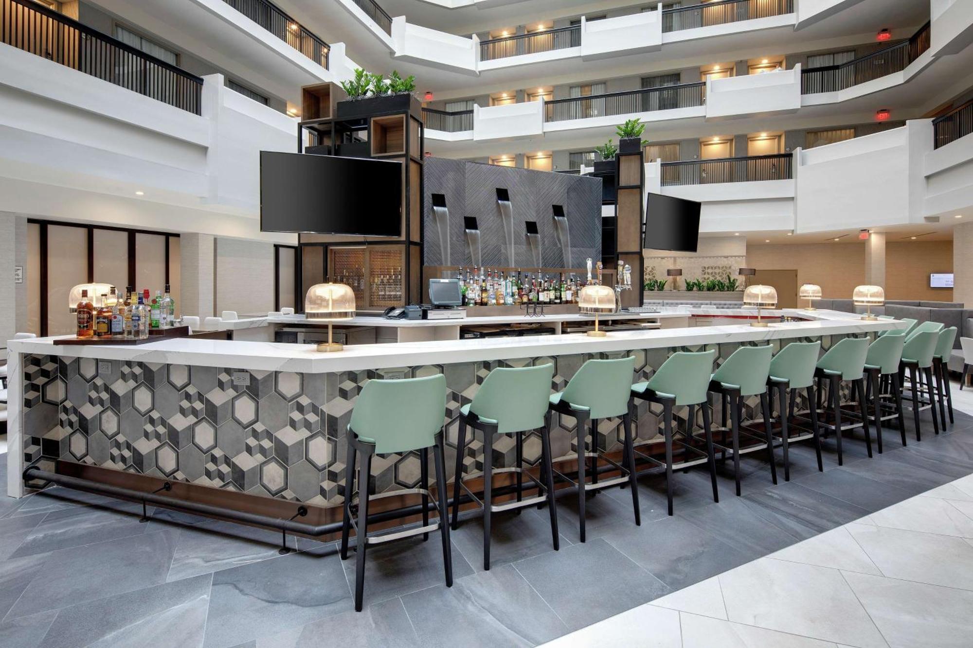 Embassy Suites By Hilton Atlanta Perimeter Center Санди-Спрингс Экстерьер фото